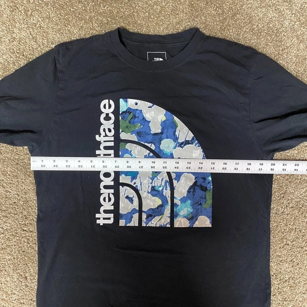The North Face Black Graphic T-Shirt Mens Medium Large Front Logo Outdoors Crew